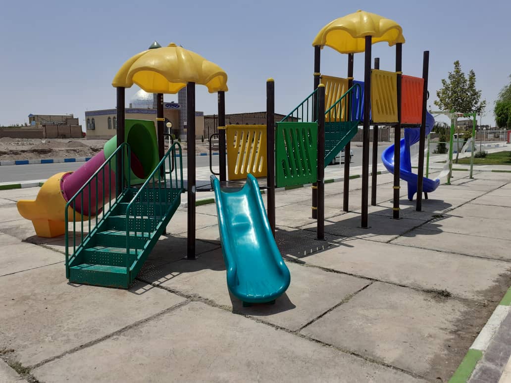 مدیرعامل سازمان سیما منظر وفضای سبز شهرداری رفسنجان از نصب ست بازی کودکان در شهرک یادگارامام خبرداد.