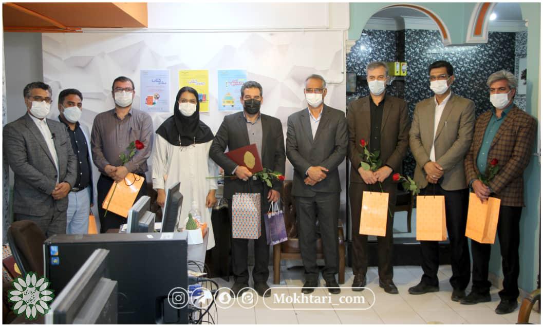 رونمایی از طرح اتوبوس کتاب و تاکسی کتاب با حضور شهردار رفسنجان