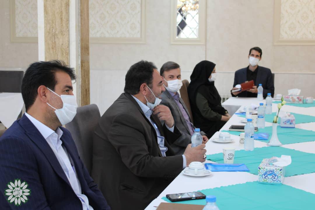 نشست صمیمی رئیس واعضای شورای اسلامی شهر رفسنجان با انجمن کارآفرینان‌ شهرستان