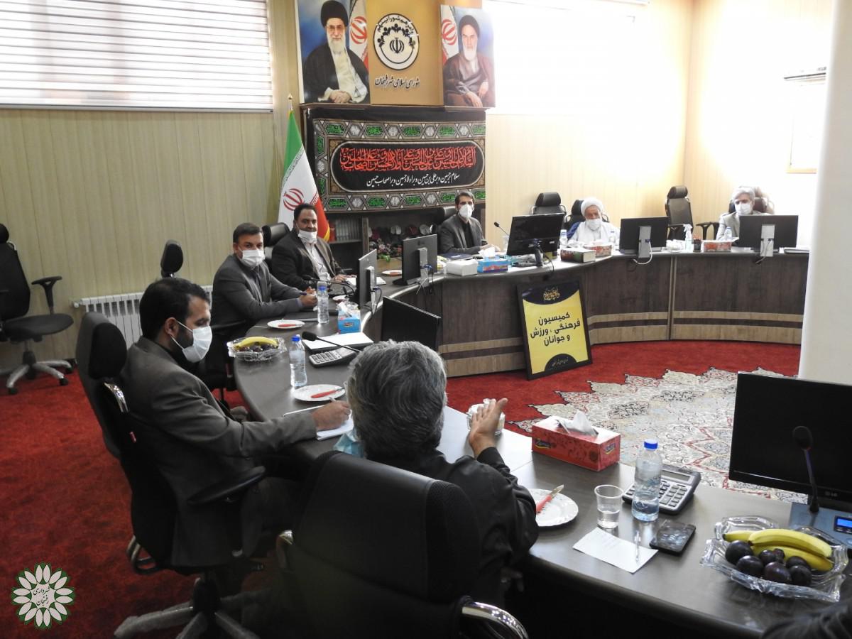 بررسی وساماندهی گلزار شهدا با محوریت  دو اصل خدمت‌رسانی و ترویج فرهنگ ایثار و شهادت