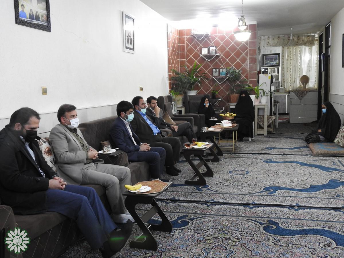 به مناسبت آغاز امامت امام زمان(عج)؛دیدارشورای شهر و شهردار رفسنجان با خانواده شهید عسکری