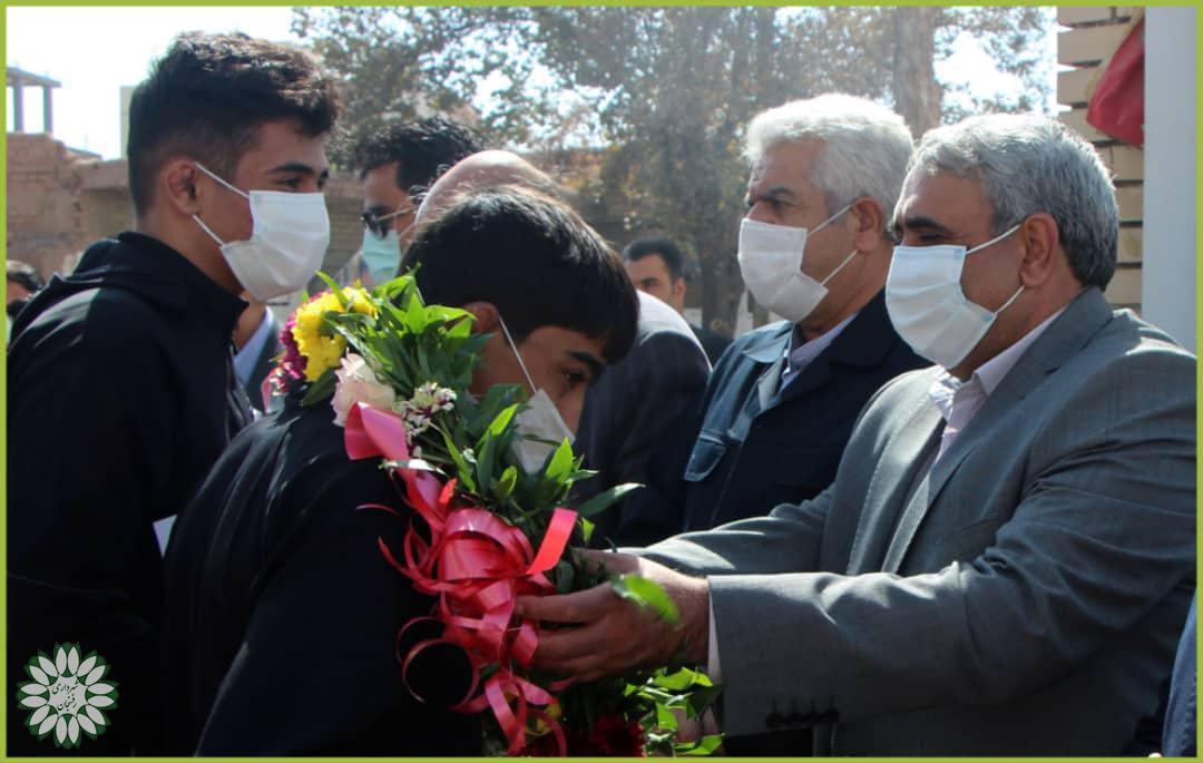آیین استقبال از کشتی گیران قهرمان در رفسنجان برگزار شد