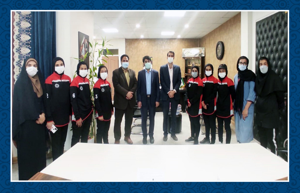 دیدار بانوان فوتسالیست با رئیس شورا، شهردار و مسئول کمیسیون فرهنگی ورزشی شورای شهر