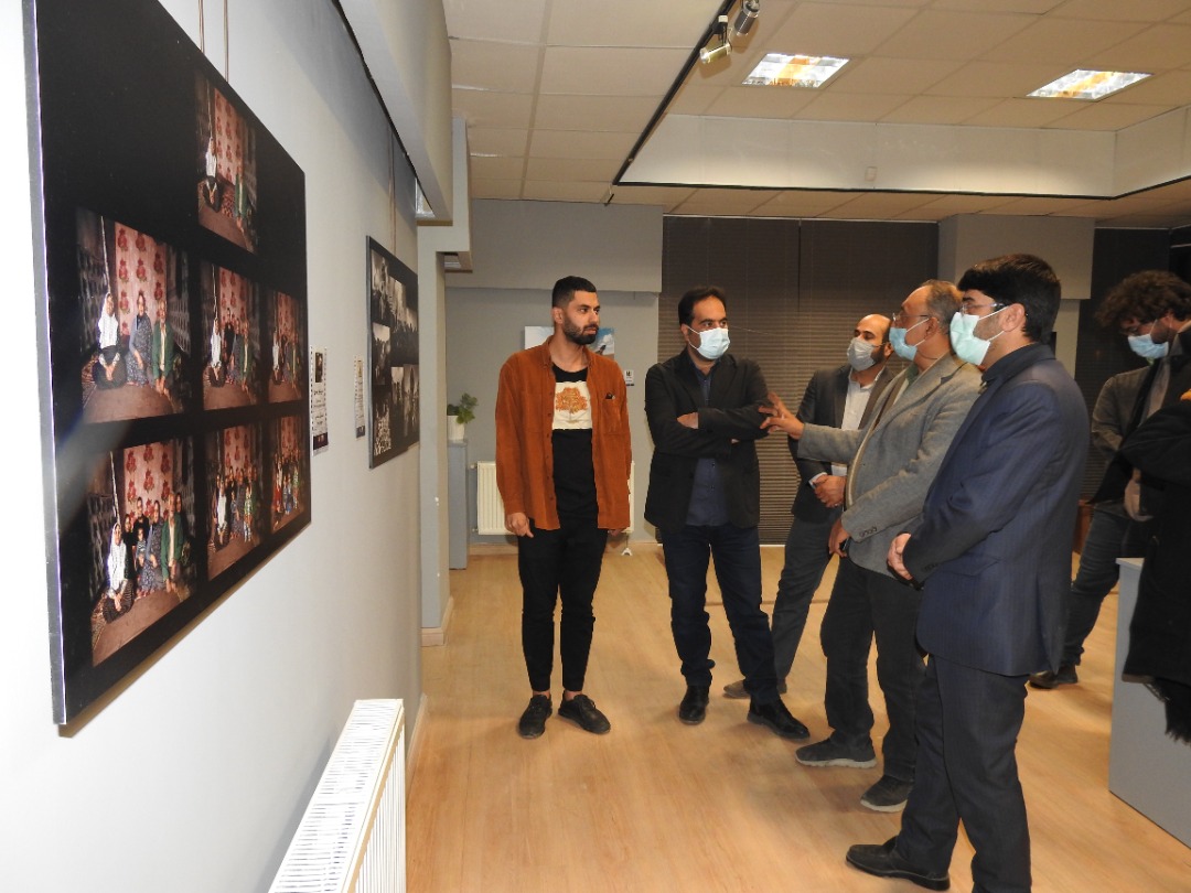 بازدید مهندس کهنوجی شهردار از نمایشگاه عکس رفسنجان