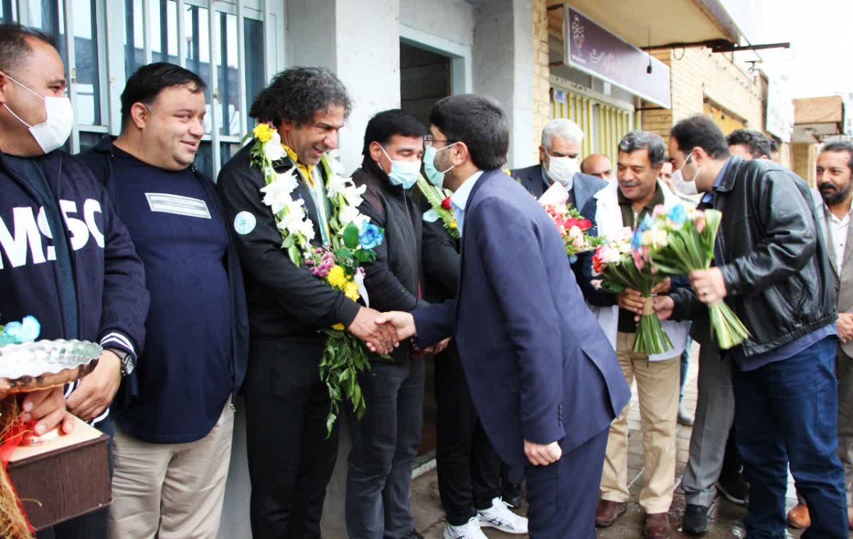 استقبال شهردار رفسنجان از قهرمانان پاورلیفتینگ آسیا