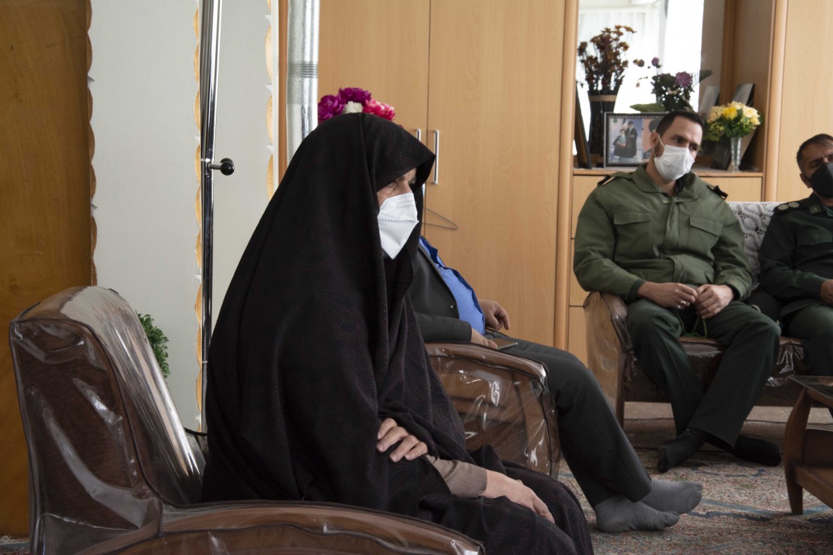 دیدار با خانواده شهدای انقلاب رفسنجان در آستانه جشن ۴۳ سالگی انقلاب اسلامی