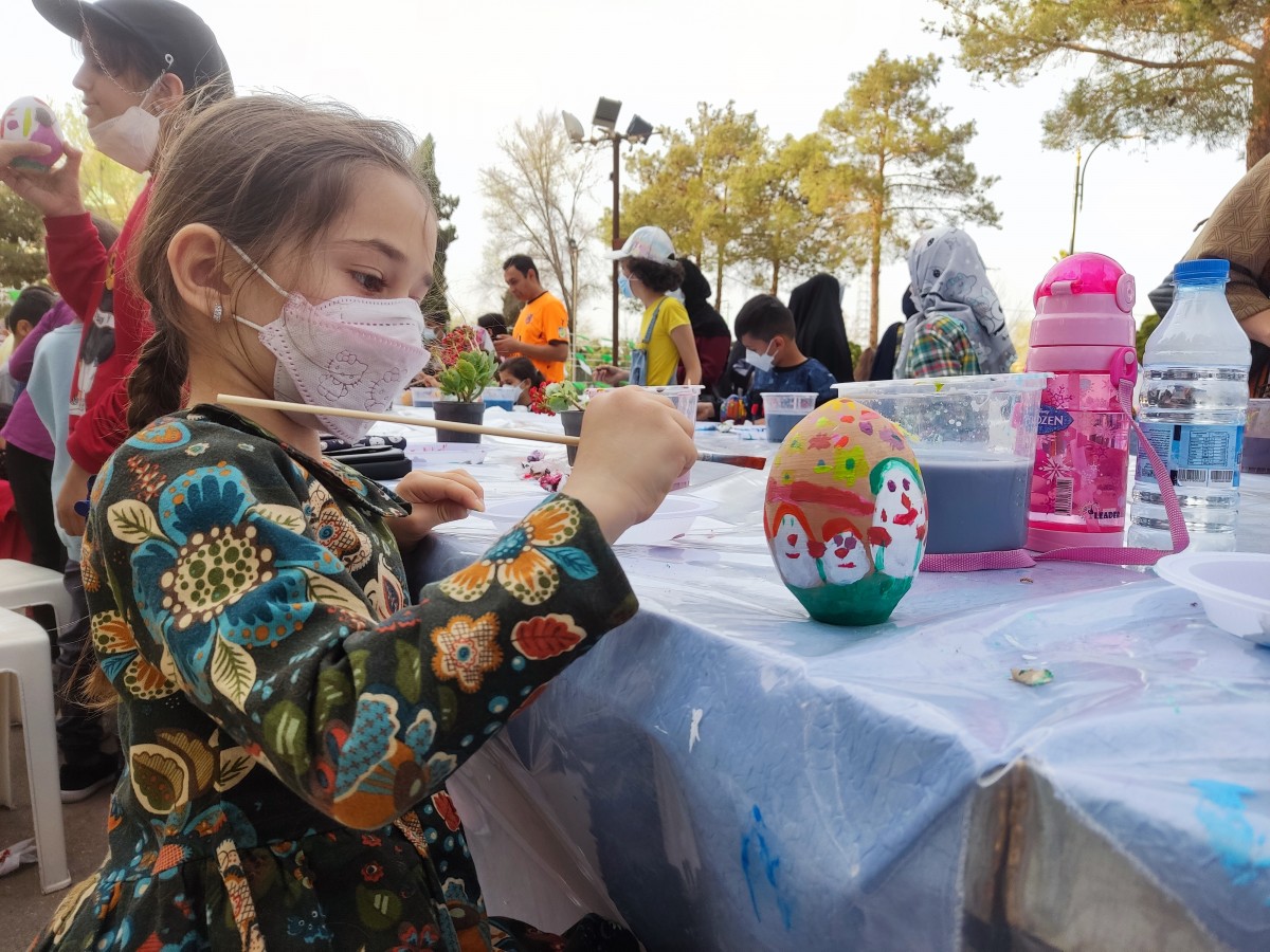 گزارش تصویری نخستین جشنواره تخم مرغ های رنگی شهرداری رفسنجان