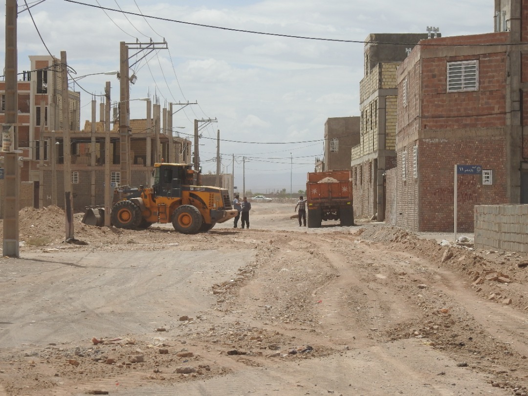 شروع عملیات زیرسازی آسفالت خیابان دانش در محله اسدآباد