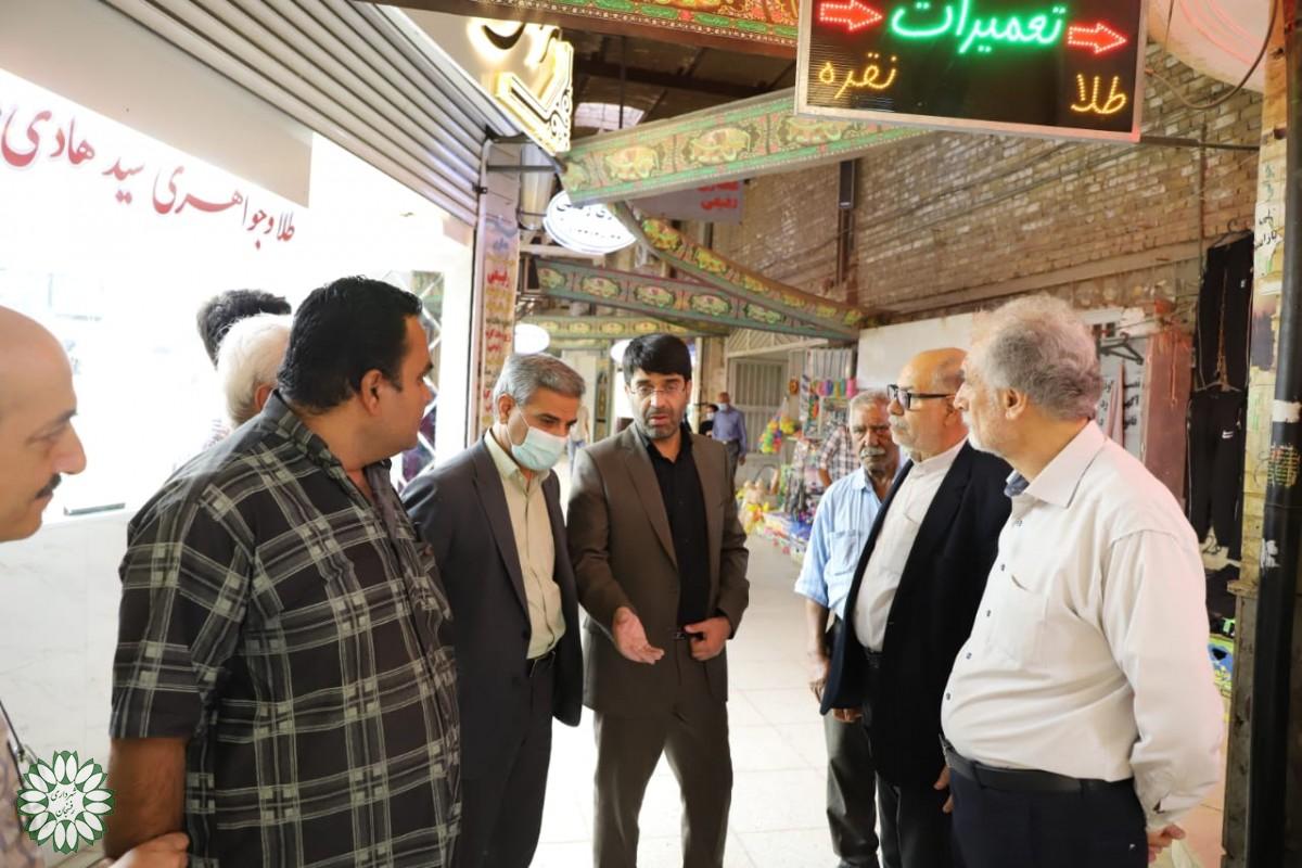 بازدید شهردار رفسنجان از بازار و گفتگو با بازاریان
