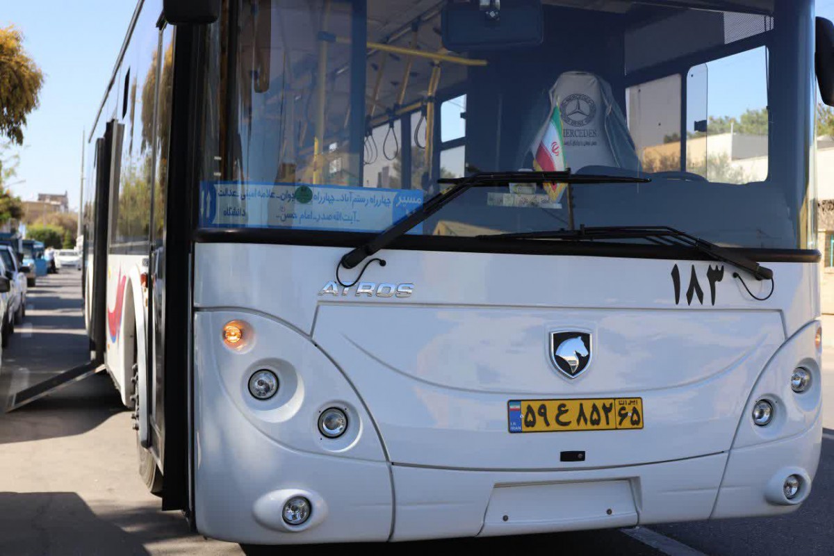 ۲ دستگاه اتوبوس مناسب معلولین به ناوگان اتوبوس‌رانی رفسنجان اضافه شد