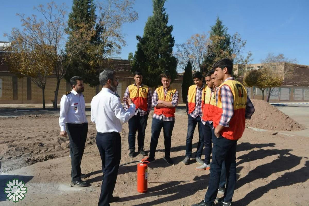 برگزاری مانور سراسری زلزله و ایمنی در مدارس رفسنجان