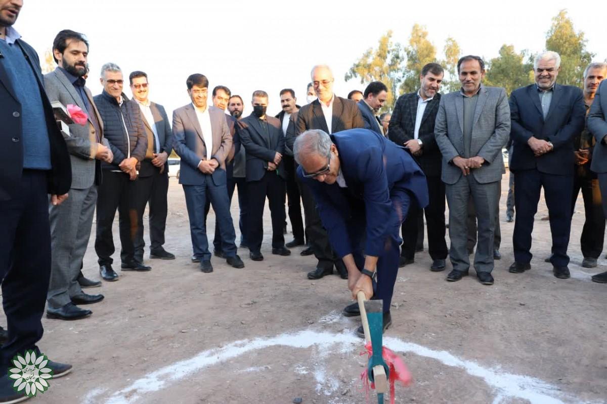 کلنگ‌زنی چندین پروژه ورزشی در رفسنجان با حضور استاندار کرمان