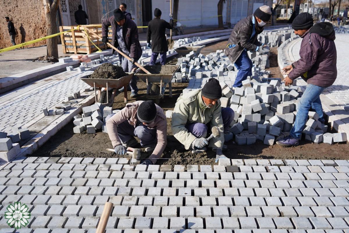پیشرفت ۸٠ درصدی عملیات عمرانی بهسازی میدان انقلاب رفسنجان
