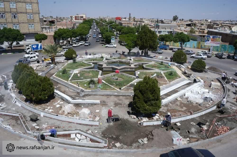 پیشرفت بیش از ۶٠ درصدی عملیات بهسازی و زیباسازی میدان شهید پرتوی رفسنجان