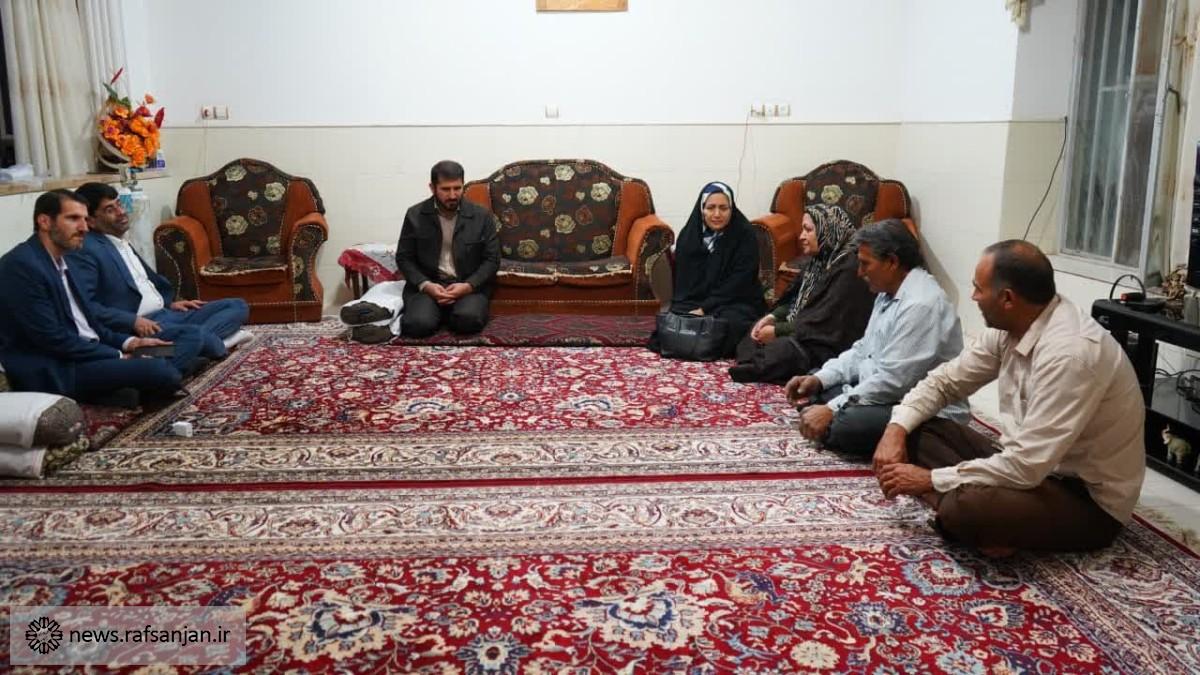 دیدار شهردار رفسنجان با خانواده معظم شهدا و جانبازان