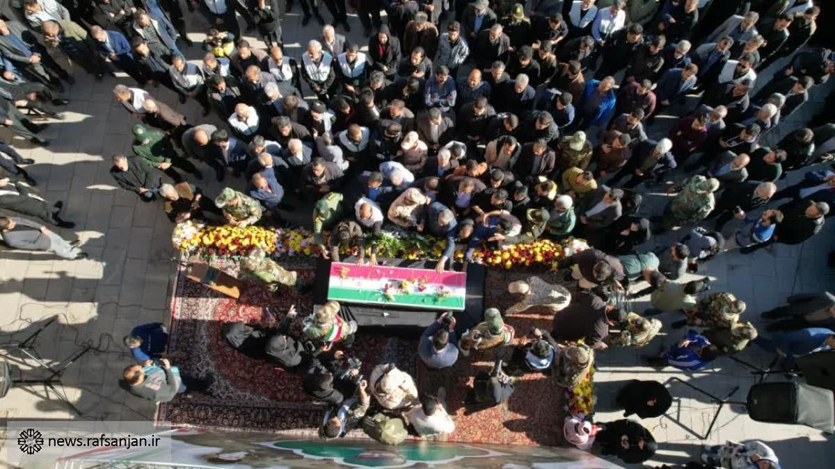 پیکر مطهر شهید مدافع امنیت در رفسنجان تشییع شد