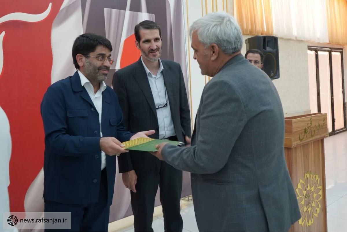 تجلیل از آتش نشانان شاغل و بازنشسته در رفسنجان