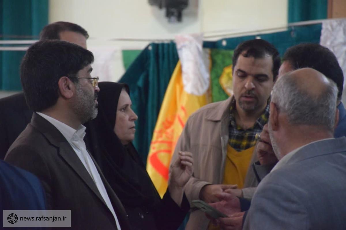 دیدار شهردار و اعضای شورای اسلامی شهر رفسنجان با اهالی محله قیام