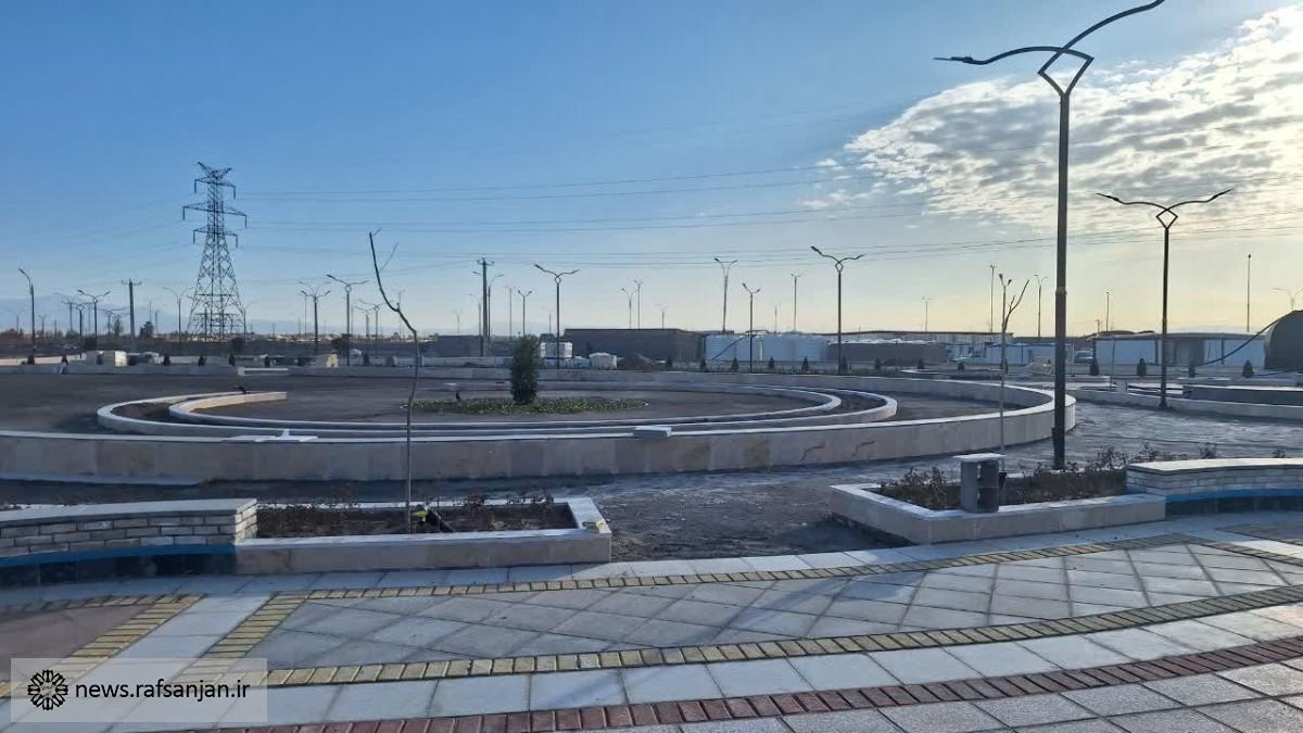 بوستان ۱۶ هکتاری «مسافر» رفسنجان به نیمه راه رسید