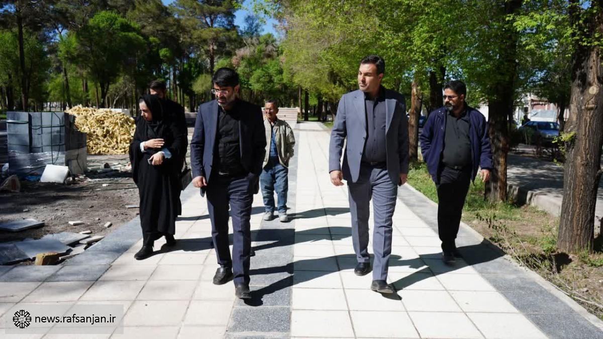  بازدید شهردار رفسنجان از پلاتو در بوستان جوان