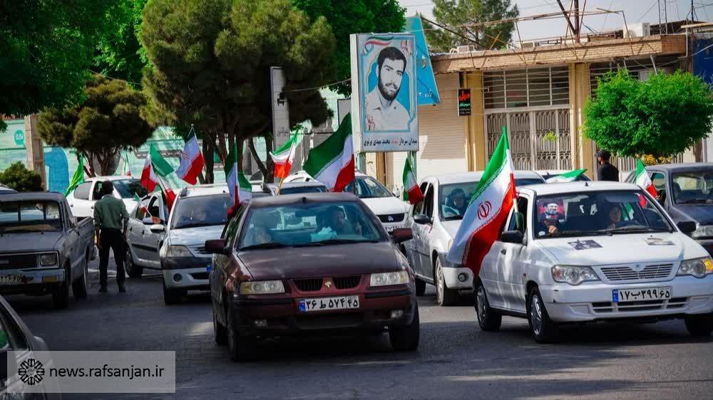 شکوه عزاداری در سالروز شهادت امام صادق (ع) با برگزاری طولانی‌ترین کاروان خودرویی