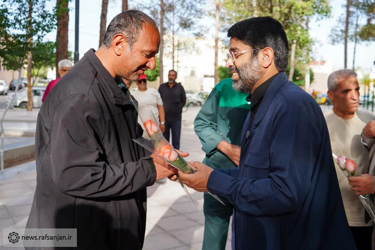 خداقوت شهردار رفسنجان به نیروهای فضای سبز؛ شهر زیبا حاصل دستان شماست