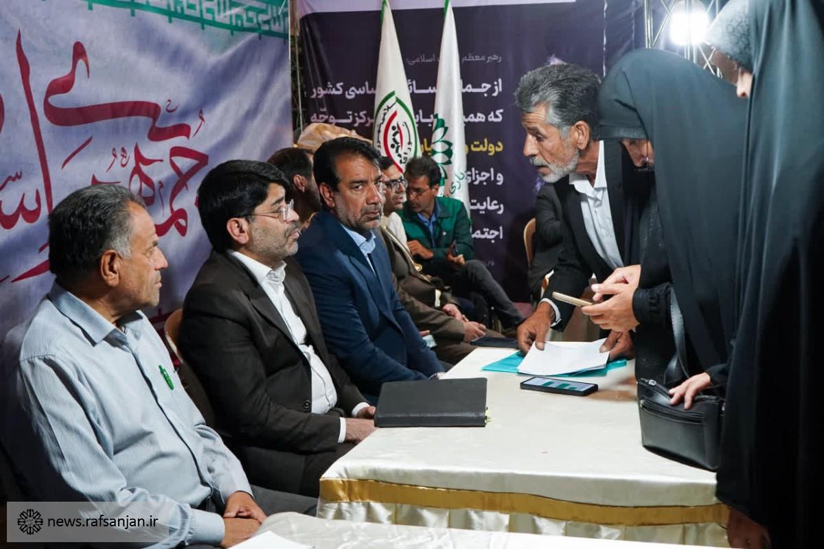 میز خدمت مدیریت شهری در محل اجتماع شبانه رفسنجانی‌ها